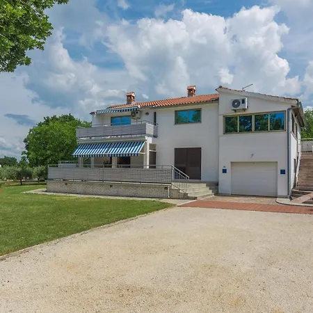 Kadum 25 Vendégház 3*